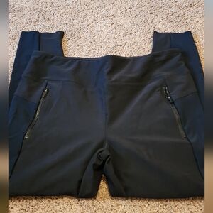 Black Leggings with Zipper Pockets